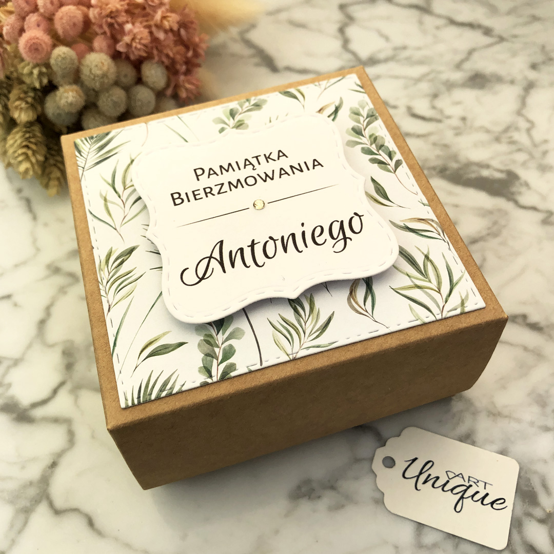 Pudełeczko personalizowane różaniec na rękę pamiątka bierzmowania ARTUNIQUE