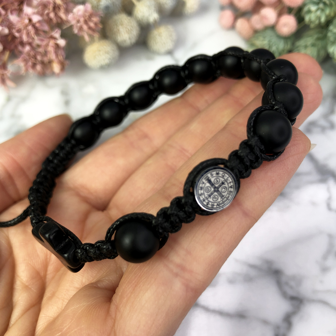 Męska bransoletka różaniec sznurkowy na rękę ONYKS MATOWY STAL NIERDZEWNA Św. Benedykt ARTUNIQUE