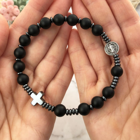 Męski różaniec bransoletka na rękę ze Św. Benedyktem czarny onyks matowy ARTUNIQUE