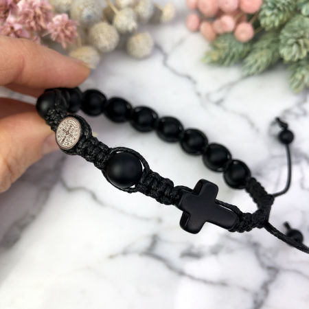 Męska bransoletka różaniec sznurkowy na rękę ONYKS MATOWY STAL NIERDZEWNA Św. Benedykt ARTUNIQUE