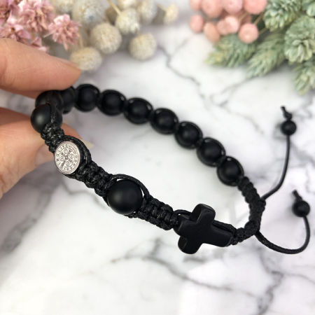 Męska bransoletka różaniec sznurkowy na rękę ONYKS MATOWY STAL NIERDZEWNA Św. Benedykt ARTUNIQUE