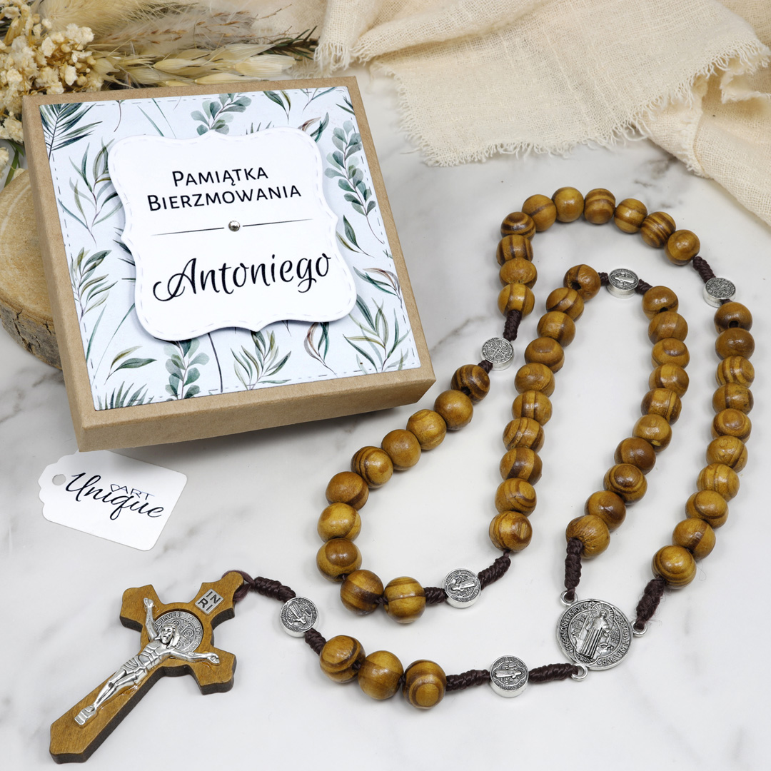 Drewniany różaniec ze Św. Benedyktem w spersonalizowanym pudełeczku ✞ PAMIĄTKA BIERZMOWANIA lub KOMUNII ✞ PWR002 - ArtUnique zdjęcie 1