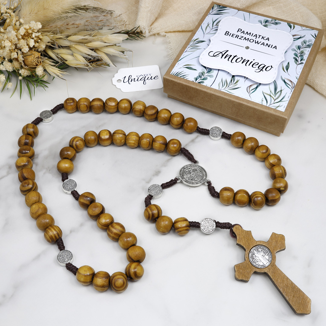 Drewniany różaniec ze Św. Benedyktem w spersonalizowanym pudełeczku ✞ PAMIĄTKA BIERZMOWANIA lub KOMUNII ✞ PWR002 - ArtUnique zdjęcie 3